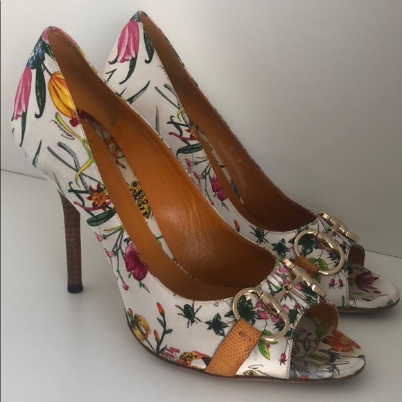 gucci peep toe pumps